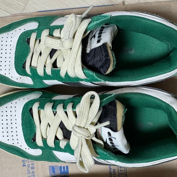 디아도라 운동화