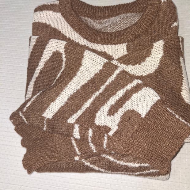 브라운 화이트 니트