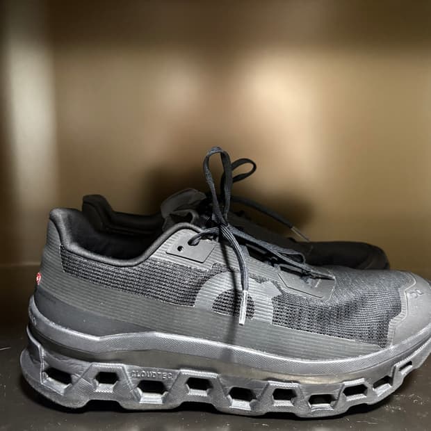 온 러닝 클라우드 몬스터 보이드 블랙