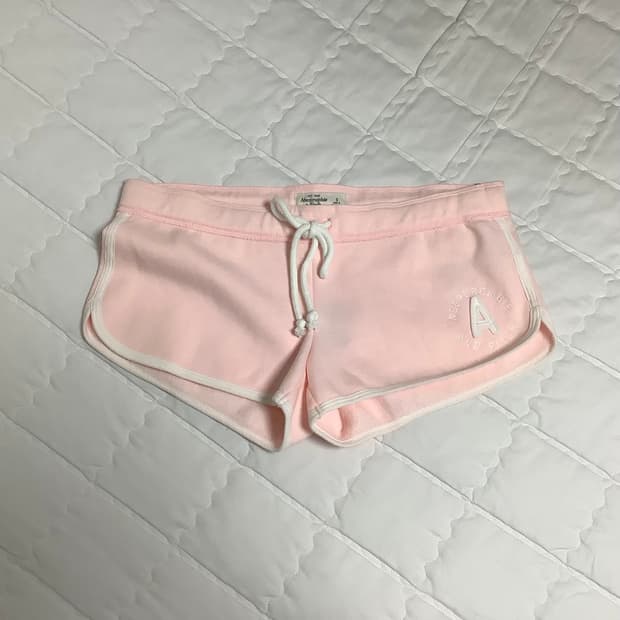 희귀한 아베크롬비 핑크 돌핀팬츠