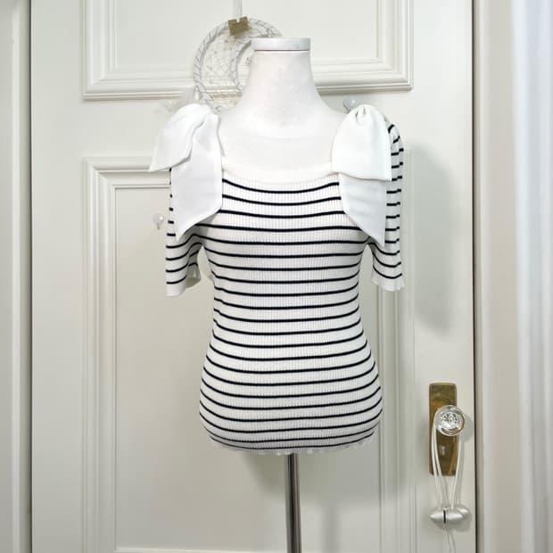 ivory shoulder bow half knit top(size-M)