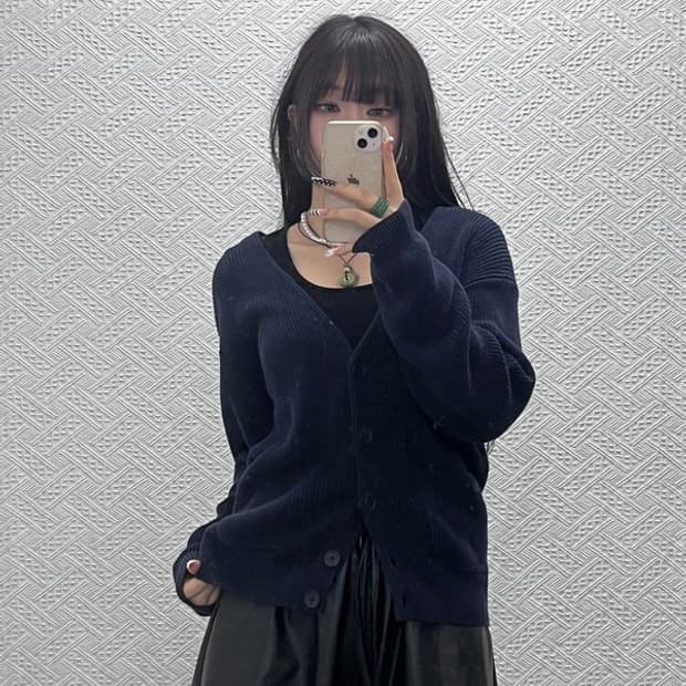 라코스테 모던시크 캐주얼 브이넥 버튼 가디건 S C10450