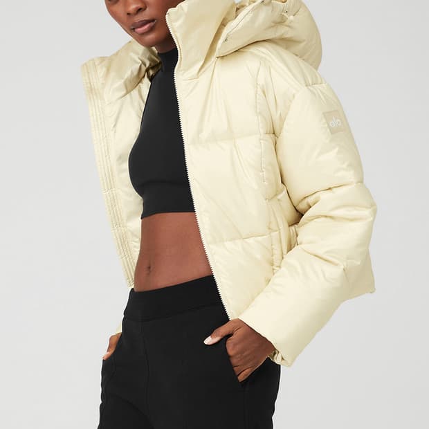 alo 알로 요가 펄라이즈드 프리스틴 퍼프