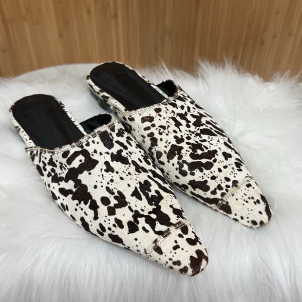 마뗑킴 레오파드 포인트 뮬 255