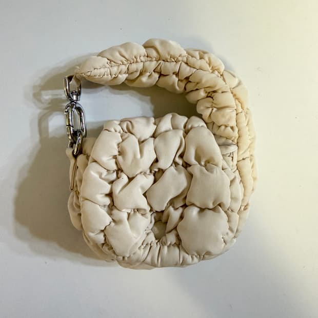 COS 퀼티드 나노 키링