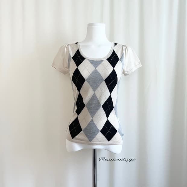 argyle pattern girlish top 