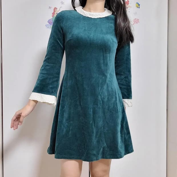 아이유깔 크리스마스룩 벨벳원피스 