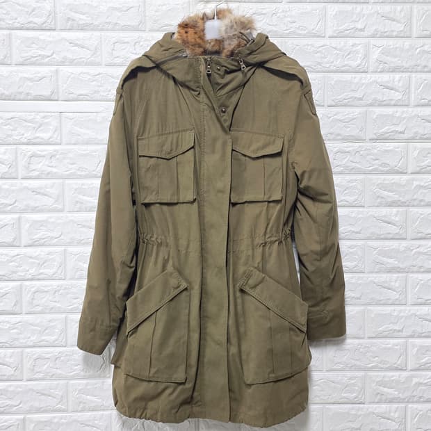 택포_ 베네통 여성 라쿤 퍼 야상 패딩 카키 S