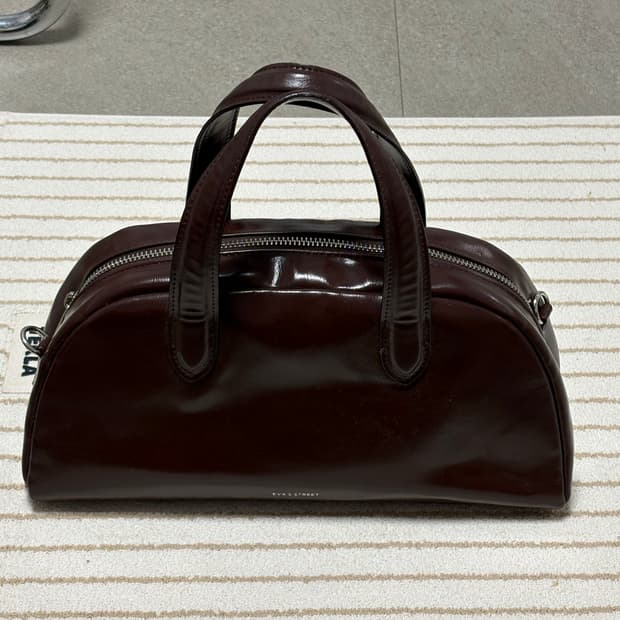 브라운 컬러 토트백