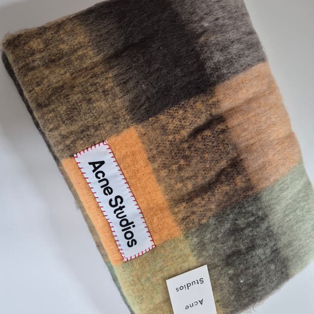 아크네 스튜디오 머플러 (새상품)