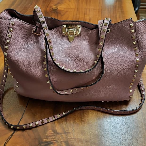 발렌티노 락스터드 핑크 토트백