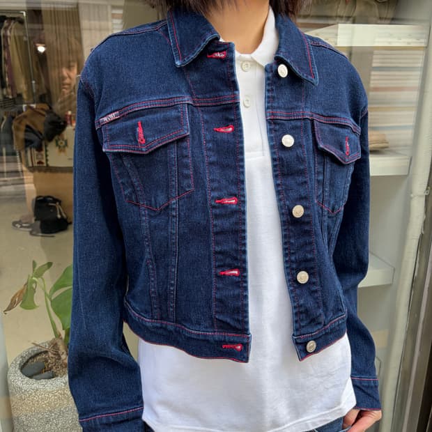 Revolt 데님 크롭 자켓 레드 스티치 포인 쇼