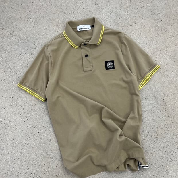 스톤아일랜드 로고 패치 배색 카라 티셔츠