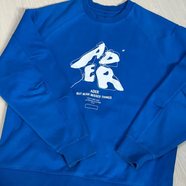 아더에러 21fw 맨투맨 1사이즈