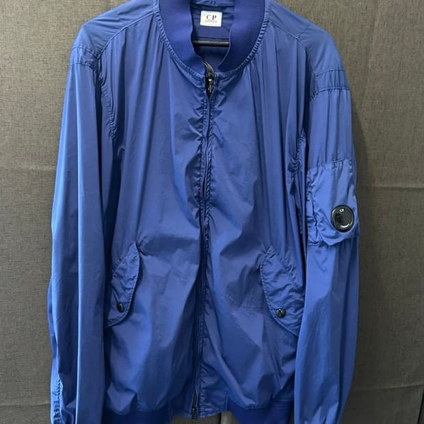cp컴퍼니 렌즈 나일론 자켓 블루