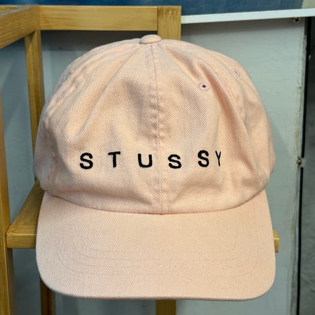 스투시 스펠아웃 라이트 핑크 볼캡 OS