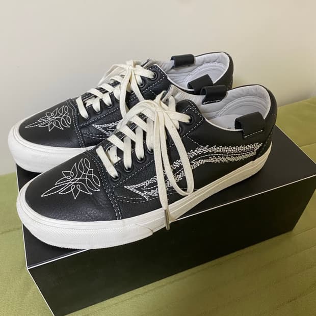 반스 볼트 x 셰인 곤잘레스 OG 올드스쿨 LX 블랙