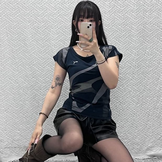 푸마 재팬 빈티지 스트릿 스포티 딱붙핏 러닝 반팔티 S C13212