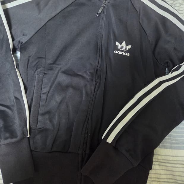 아디다스 제니깔 딱붙핏 파이어버드져지