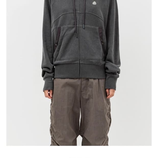 코이세이오 coyseio string pocket hood zip-up