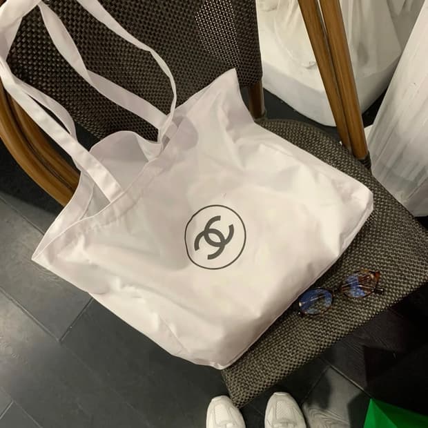 샤넬 뷰티 노벨티 에코백 화이트
