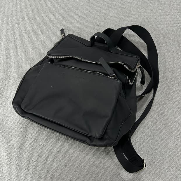 만다리나덕 블랙 백팩