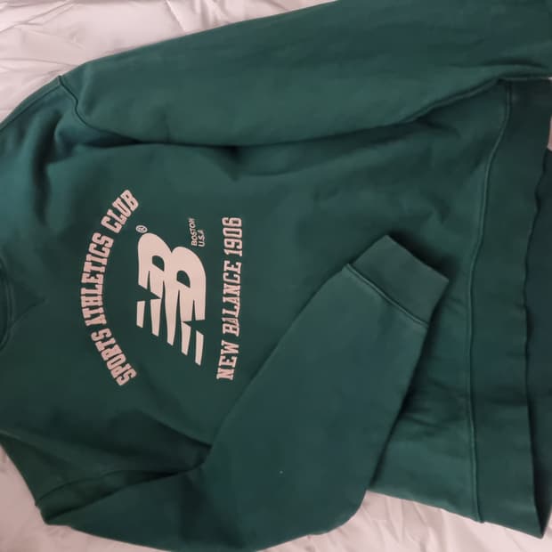 뉴발란스 맨투맨