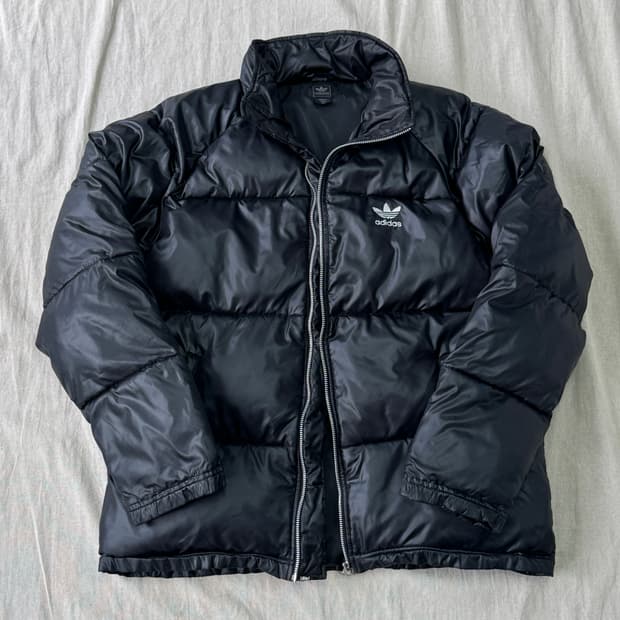 아디다스 빈티지 실버로고 패딩 105