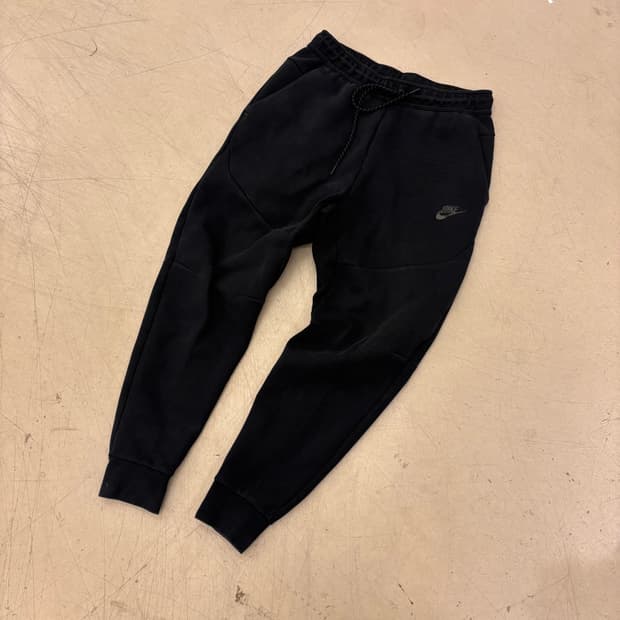 나이키 블랙 테크팩 조거 팬츠