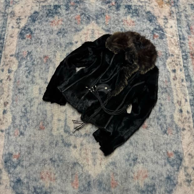 Unknwon fox fur trimming leather jacket