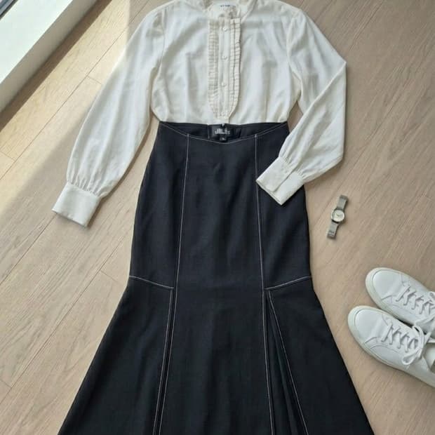 [질스튜어트] 화이트 스티치 머메이드 롱 스커트 (S사이즈)