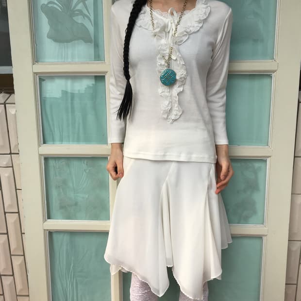 Ruffle lace point sleeve