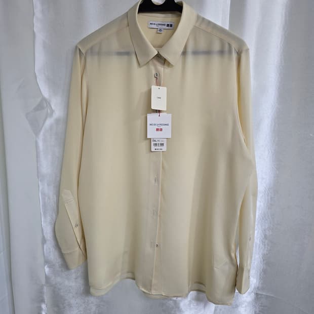 유니클로 이네스 드 라 프레상쥬 셔츠 (1873)