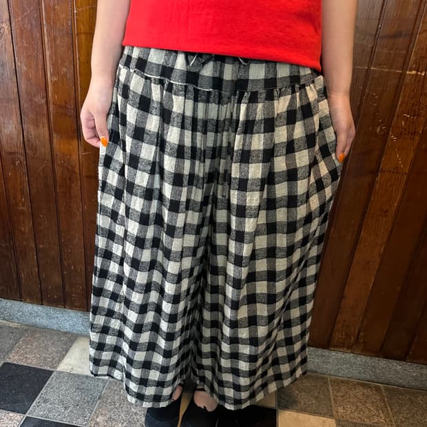 check pants