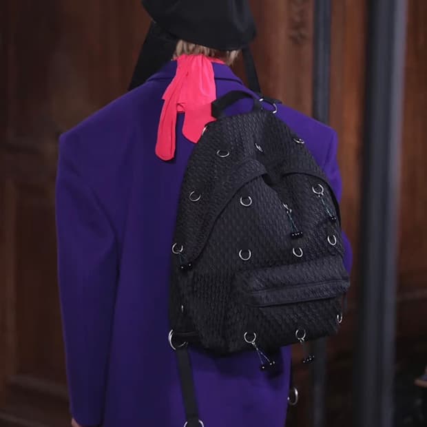 라프시몬스 이스트팩 패디드 루프링 백팩