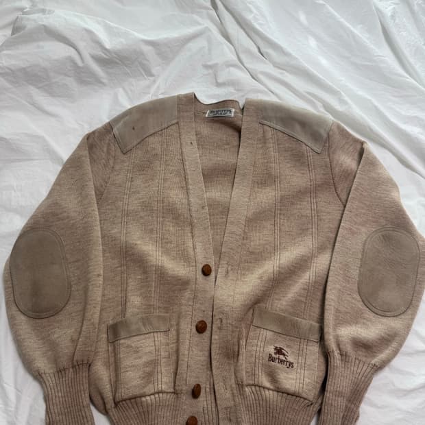 버버리 앨보우 패치 가디건