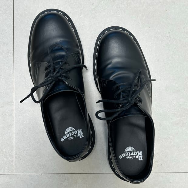 닥터마틴 1461 블랙스무스