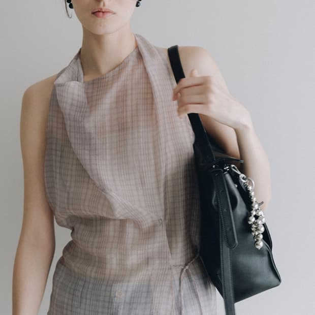 (이주미 착용) 루에브르 홀터탑Check Sheer Draped Halt