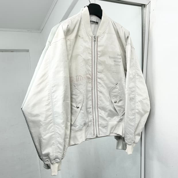 혜인서 그래픽 나일론 봄버 자켓