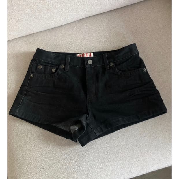 OOTJ 논페이드 블랙 데님 숏팬츠