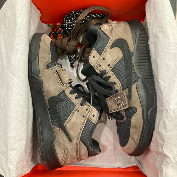 조던 트래비스 스캇 점프맨 잭 TR 블랙 앤 다크 모카 240