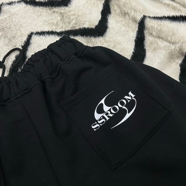 [Free]SSROOM 벌룬 카고 스웨트 트레이닝 팬츠/블랙