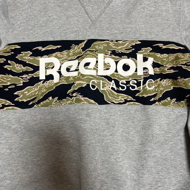 Reebok 맨투맨