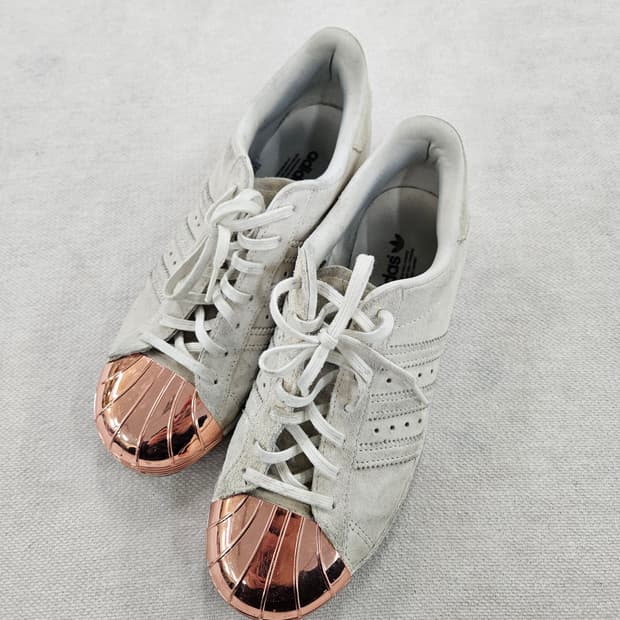 [235] 아디다스 슈퍼스타 로즈골드 메탈토 스니커즈 0116 Y1
