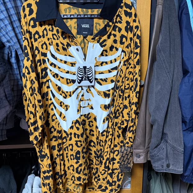 반스 x 마크 사보타지 스켈레톤 숏슬리브 셔츠 브라운 M