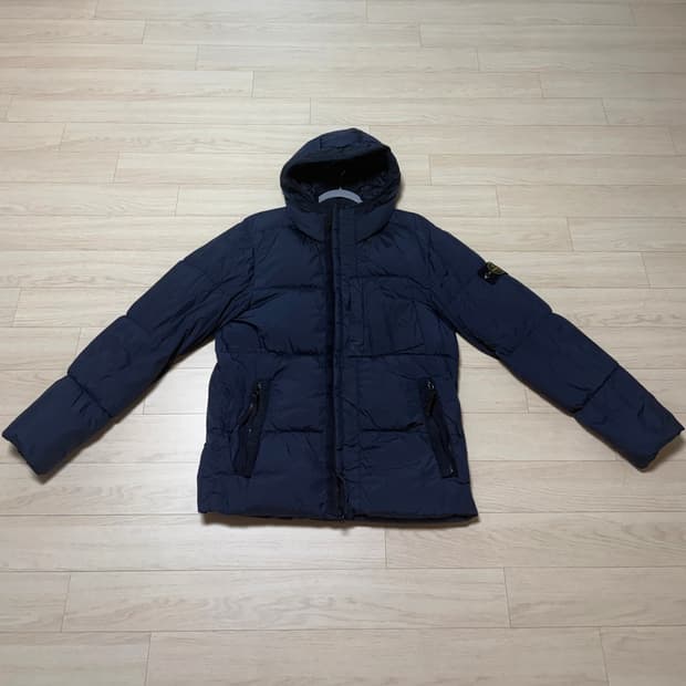 스톤아일랜드 패딩 네이비 M사이즈