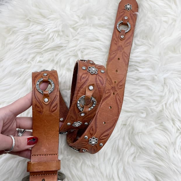 리얼레더 오리엔탈 큐빅 버클 벨트