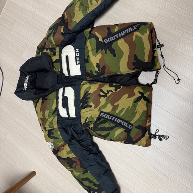 South pole 밀리터리 패딩입니다