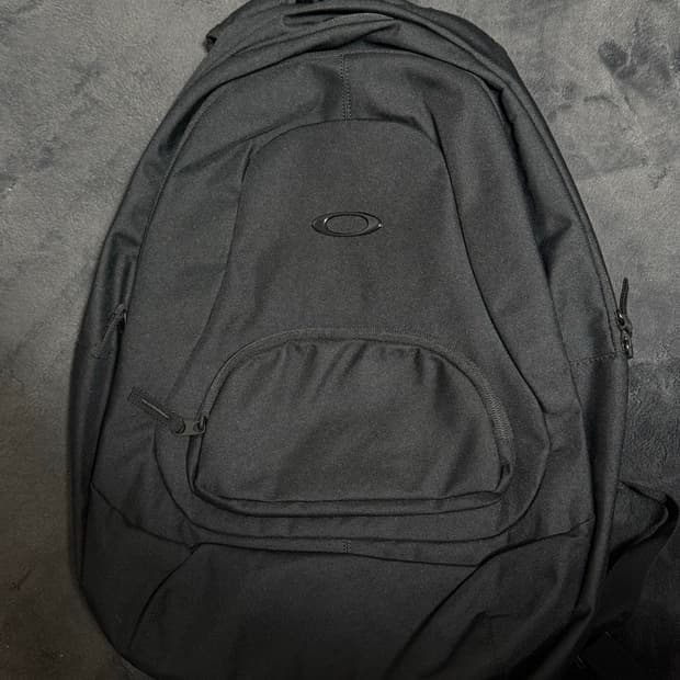 오클리 백팩 프리미어 RC 랩탑 판매 합니다