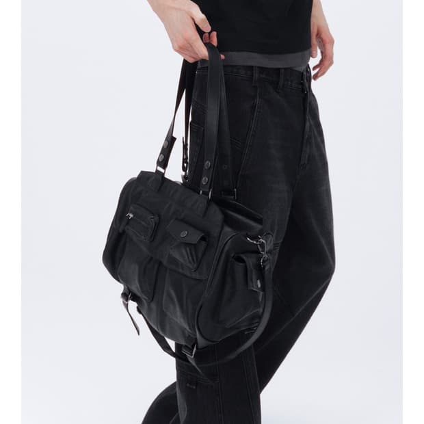 Multi pocket leather shoulder bag BLACK